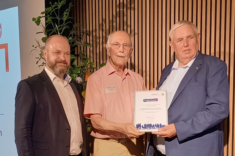 Ehrung Schenk LM Laumann